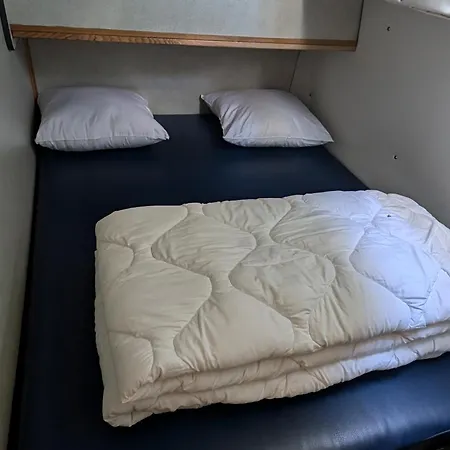 Sejour Unique Sur Bateau Au Calme Du Lot, 8 Pers., Confort, Kit D'accueil Et Nettoyage Inclus - Api-1-46-15 Úszó hotel *