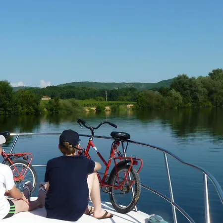 Sejour Unique Sur Bateau Au Calme Du Lot, 8 Pers., Confort, Kit D'accueil Et Nettoyage Inclus - Api-1-46-15 Úszó hotel Luzech